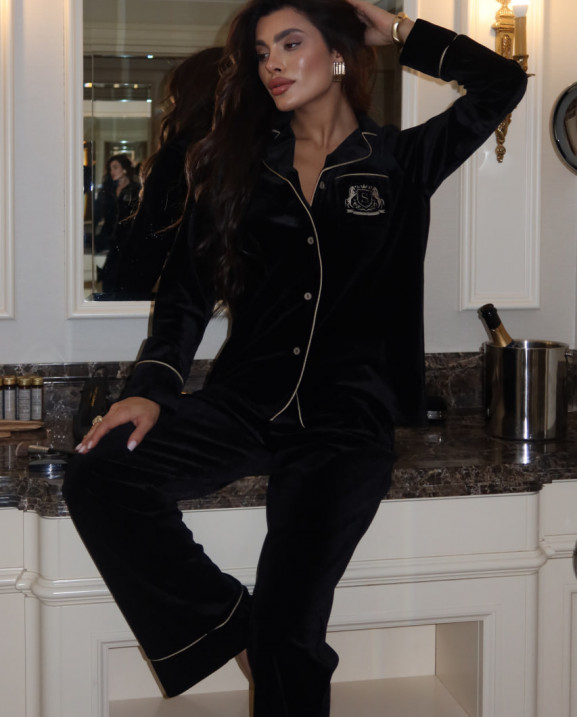 106 Домашній костюм із оксамиту з вишивкою